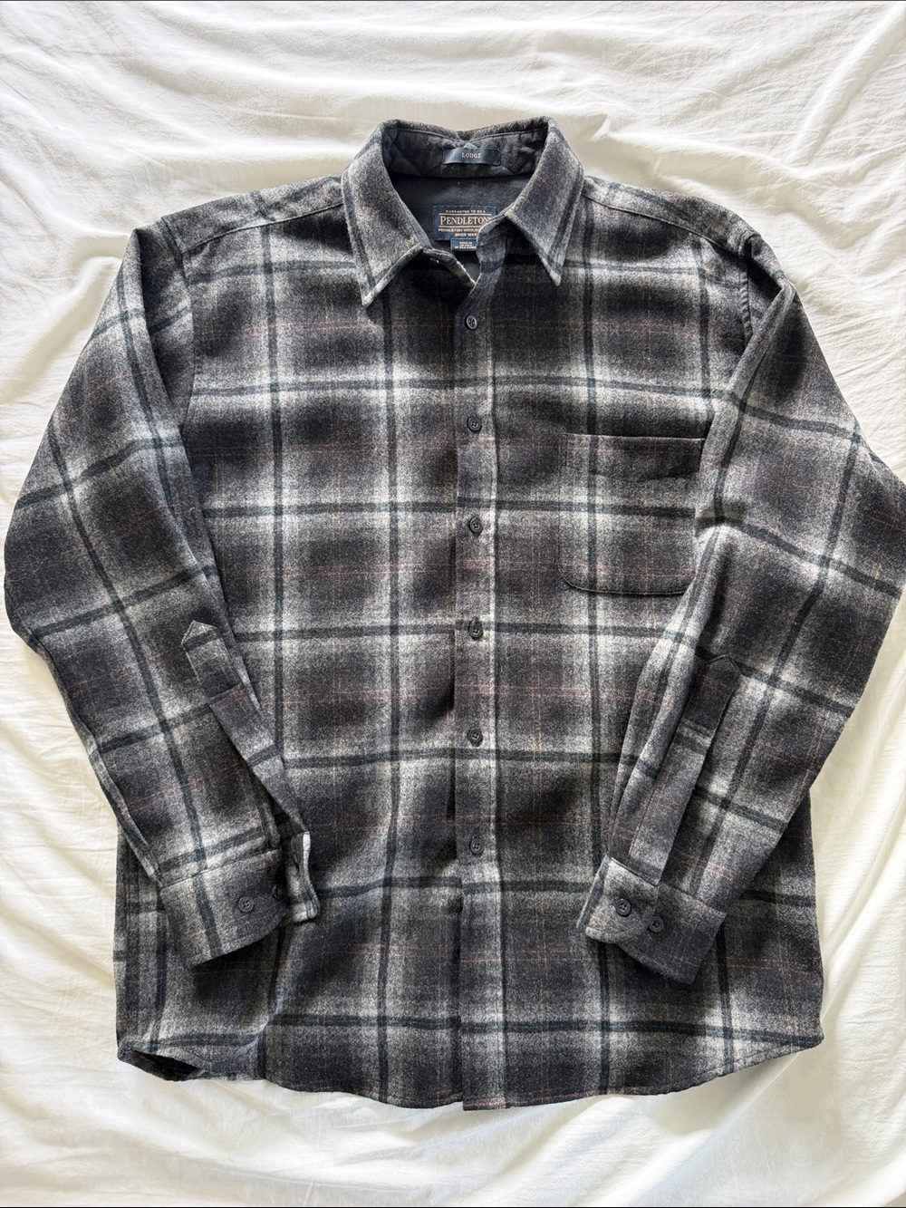 EUC Pendleton Wool Men’s Lodge Black and Gray Plaid Button-Down Shirt Medium